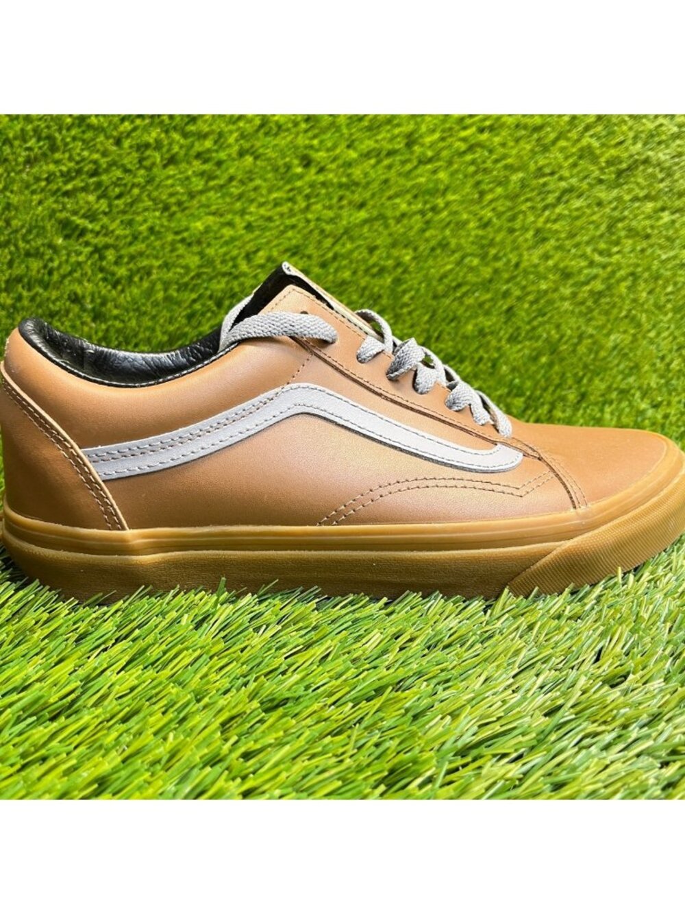 Vans Old Skool Low Mens Size 8W Brown White Athletic Lifestyle Shoes Sneakers